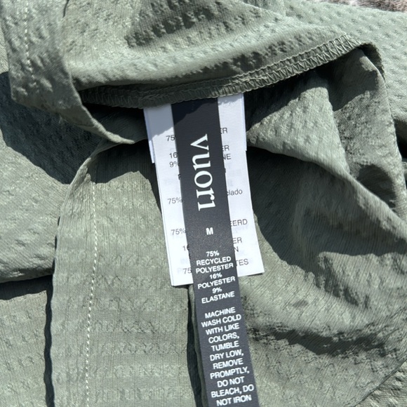 Vuori Women's Villa Textured Crop Tank size‎ medium NWT - Picture 6 of 7